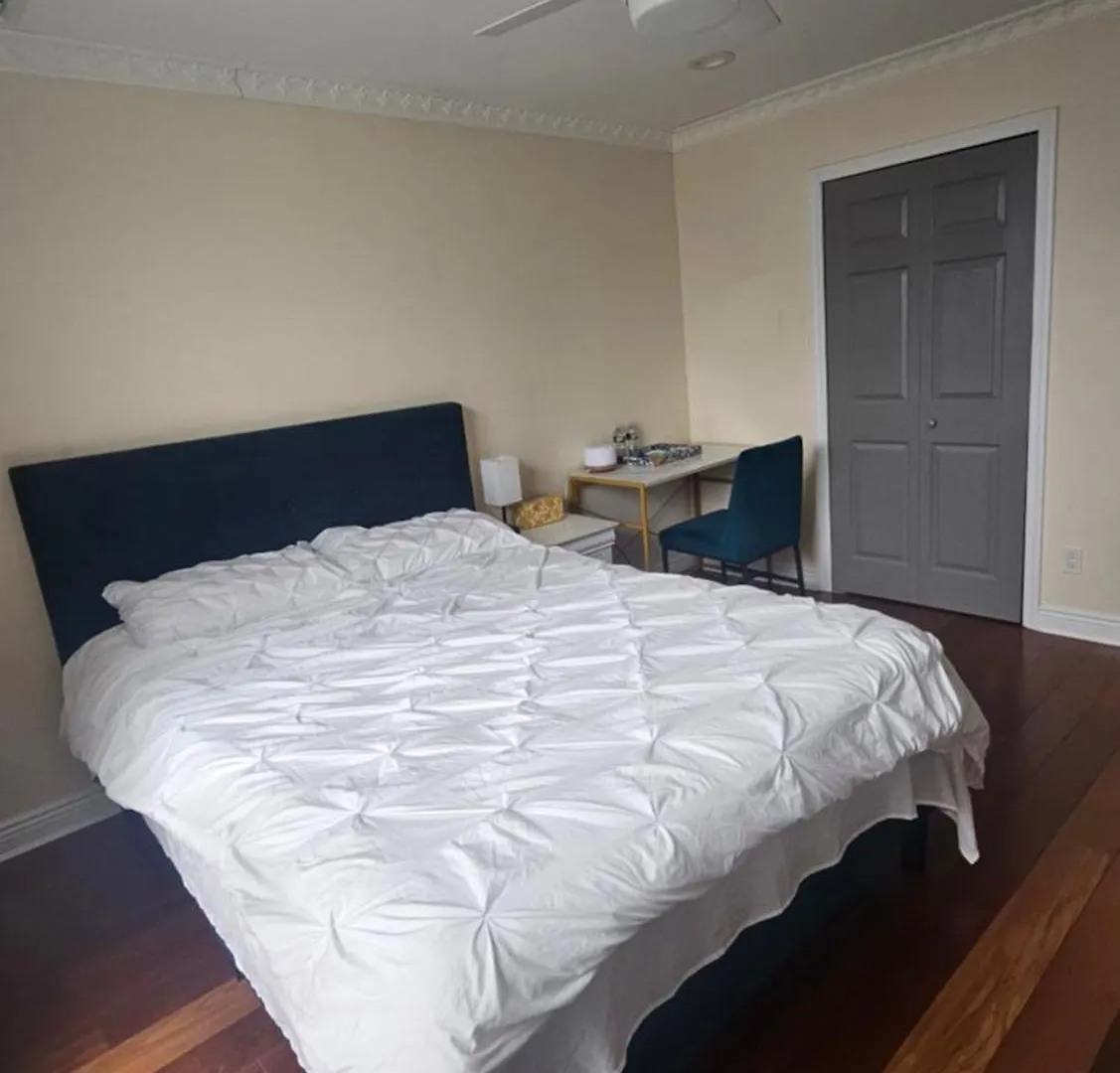 Luxury Hotel-Style Room In Queens, New York United States